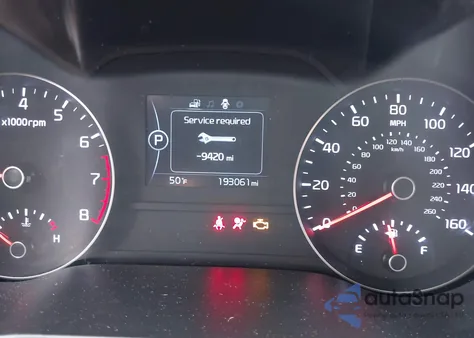 2018 Kia Sportage Lx z USA, uszkodzony, nr VIN KNDPMCACXJ7350211